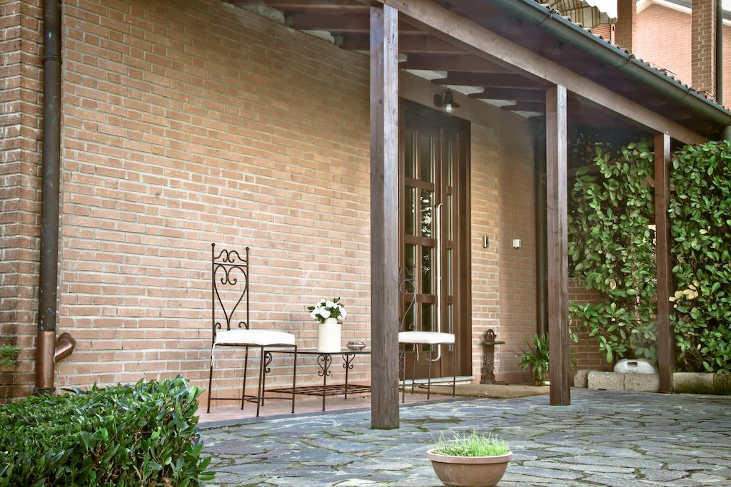 Hotel Borgo Manzoni - Charming House Rozzano Esterno foto