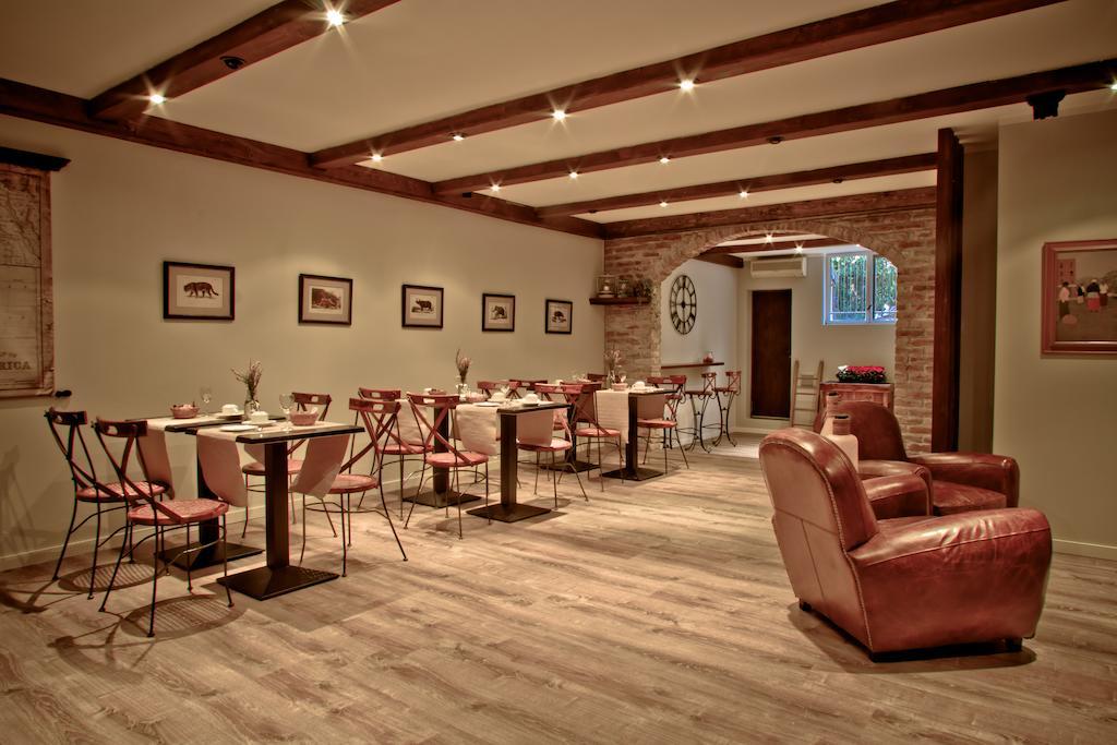 Hotel Borgo Manzoni - Charming House Rozzano Esterno foto